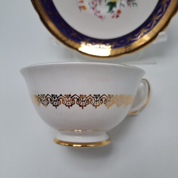 Royal Grafton Bone China Teacup Saucer Set Floral Design Gold Trim - Picture 11 of 15